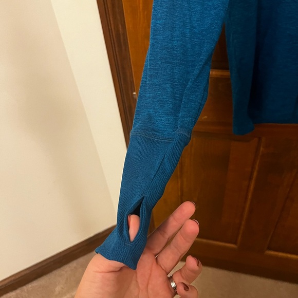 Nike Dri-fit Long Sleeve Tee - Picture 2 of 4